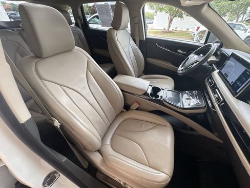 Used 2022 Lincoln Nautilus Reserve AWD/4WD image 29