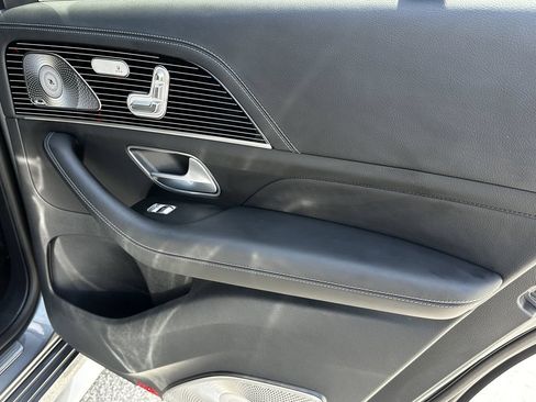 Certified 2025 Mercedes-Benz GLS 450 4MATIC image 20