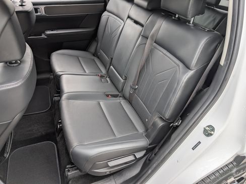 Used 2024 Hyundai Santa Fe SEL FWD image 17
