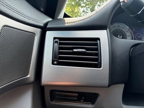 Used 2010 Jaguar XF Luxury RWD image 26