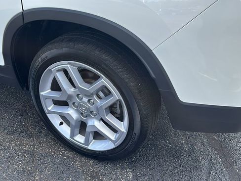 Used 2025 Honda Passport EX-L image 9