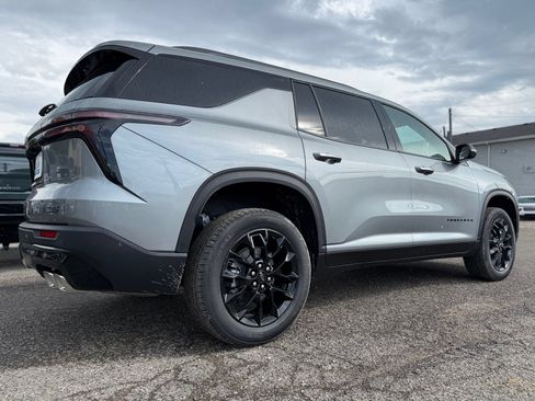 New 2026 Chevrolet Traverse LT w/ Midnight/Sport Edition AWD/4WD image 7