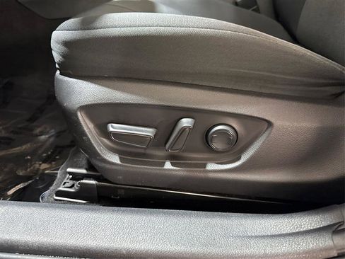 Used 2019 Toyota Camry LE image 18