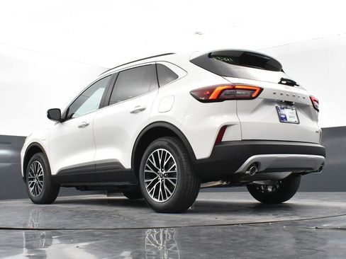 New 2025 Ford Escape SE FWD image 34