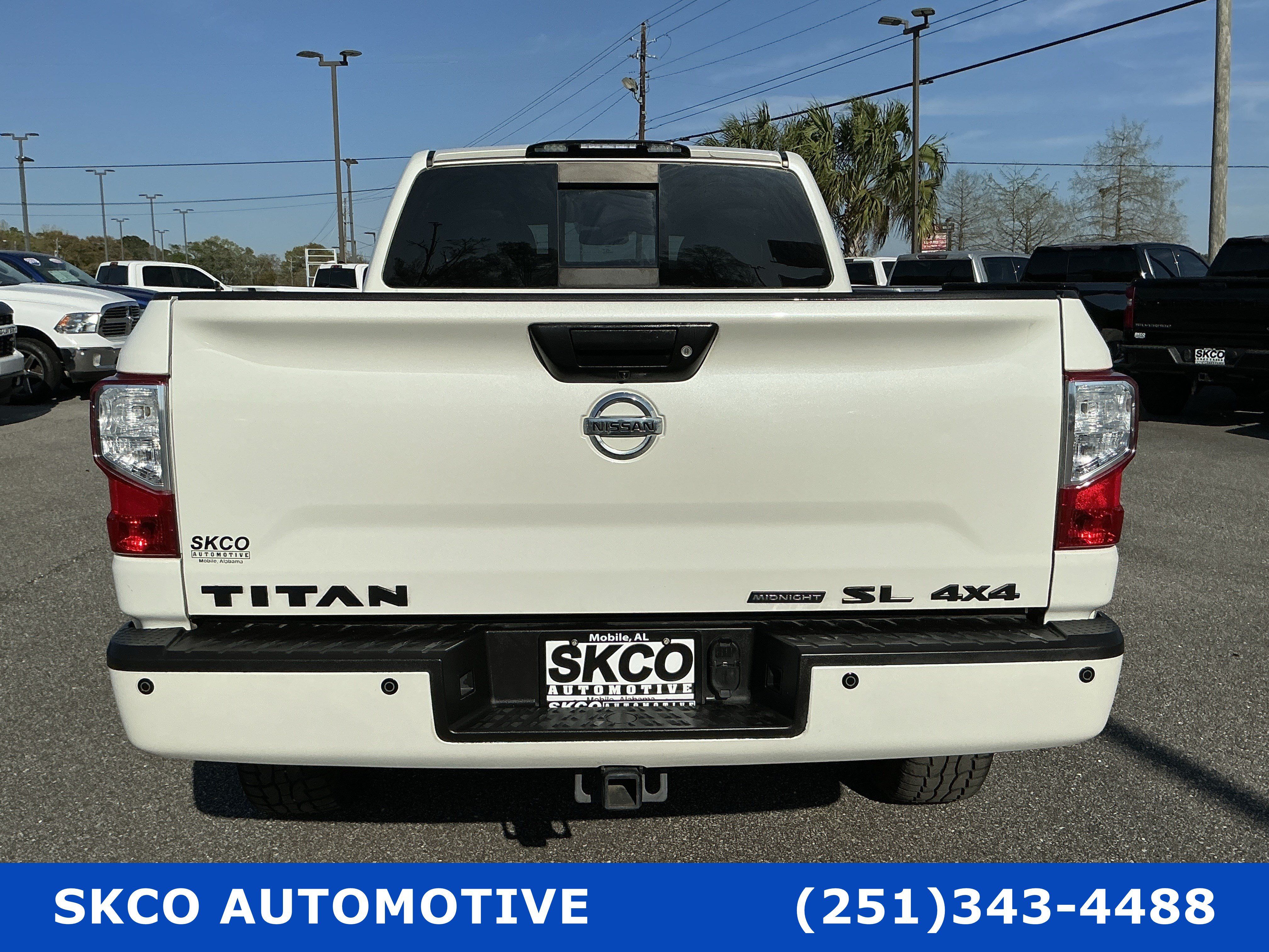 Used 2018 Nissan Titan SL w/ Midnight Edition AWD/4WD image 4