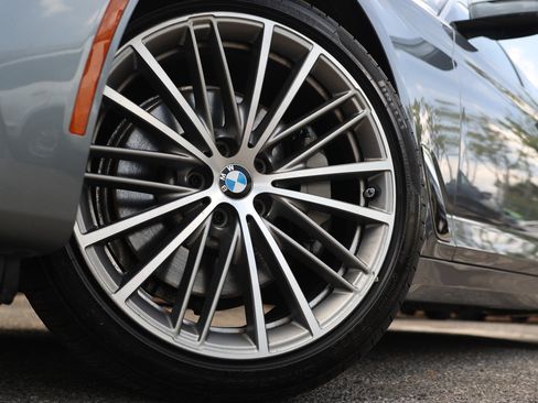 Used 2018 BMW 530i w/ Premium Package RWD image 29