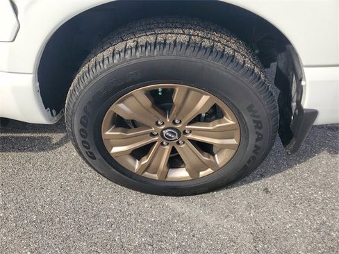 Used 2024 Nissan Titan SV w/ SV Bronze Edition Package image 6