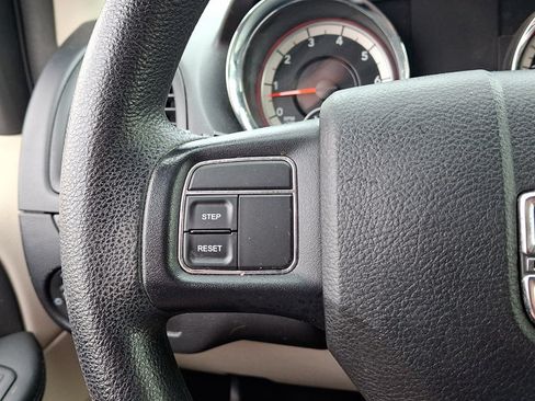Used 2016 Dodge Grand Caravan SXT FWD image 20