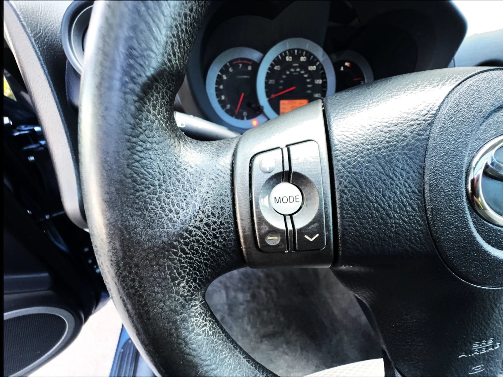 Used 2012 Toyota RAV4 FWD w/ Upgrade Value Pkg image 17