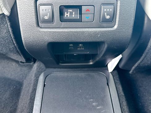 New 2025 Mitsubishi Outlander SEL image 24