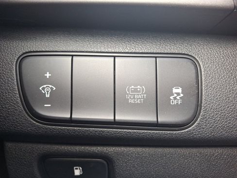 Used 2019 Kia Niro LX image 25