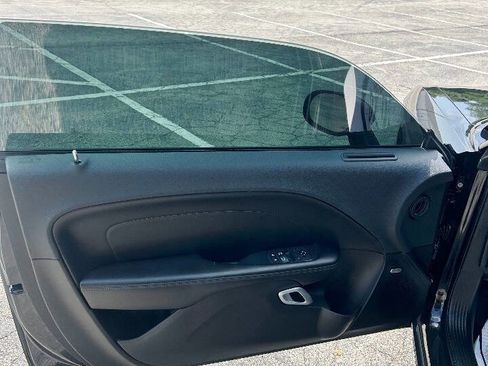 Used 2018 Dodge Challenger R/T Plus image 9