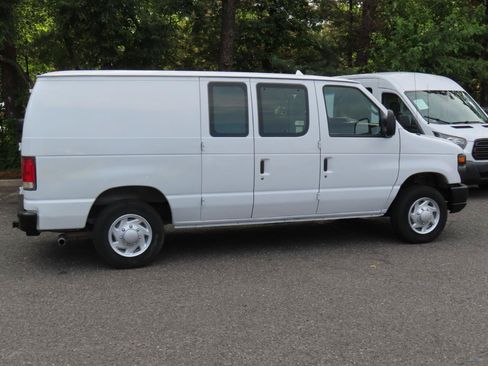 Used 2014 Ford E-150 and Econoline 150 RWD image 7