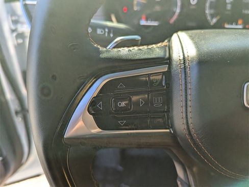 Used 2025 Jeep Grand Cherokee Summit w/ Obsidian Package image 22