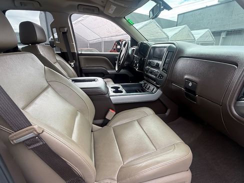 Used 2017 Chevrolet Silverado 1500 LTZ Z71 w/ LTZ Plus Package AWD/4WD image 18