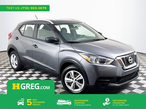 Used 2019 Nissan Kicks S FWD image 1