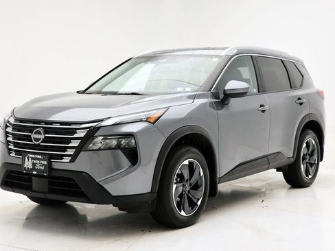 Used 2024 Nissan Rogue SV w/ SV Premium Package AWD/4WD image 2