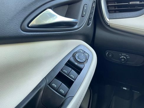 Used 2025 Buick Encore GX Avenir AWD/4WD image 11