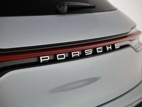 Certified 2026 Porsche Macan AWD/4WD image 14