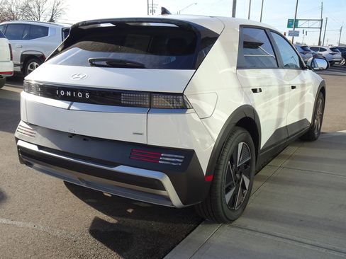 New 2026 Hyundai Ioniq 5 SEL image 5