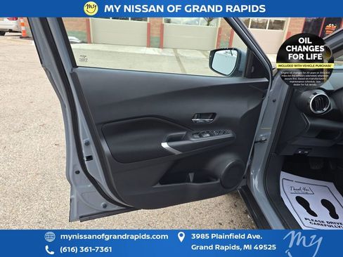 Used 2024 Nissan Kicks SV image 11