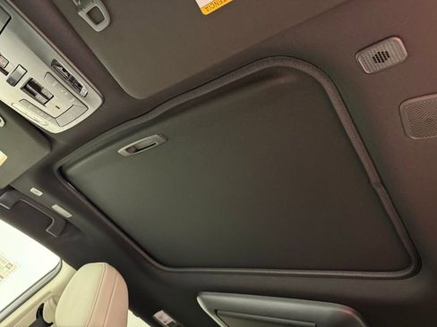 New 2026 Toyota Sienna Platinum image 19