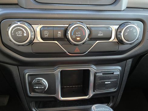 Certified 2021 Jeep Gladiator Sport image 22