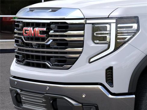 New 2026 GMC Sierra 1500 SLT image 13