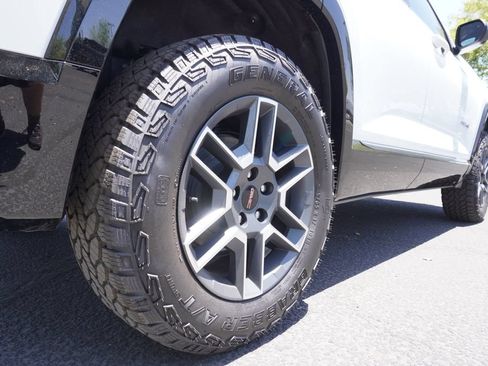 New 2026 GMC Terrain AT4 w/ Technology Package II AWD/4WD image 8
