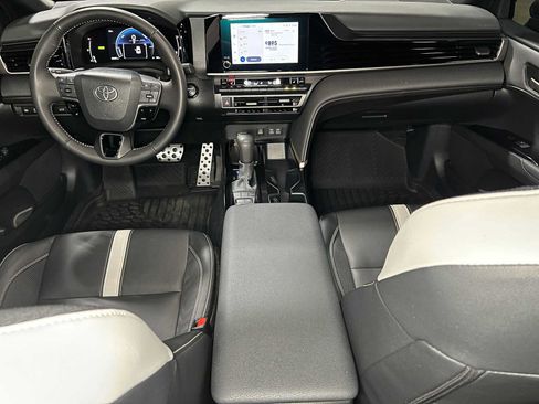 Used 2025 Toyota Camry SE w/ Convenience Package AWD/4WD image 41