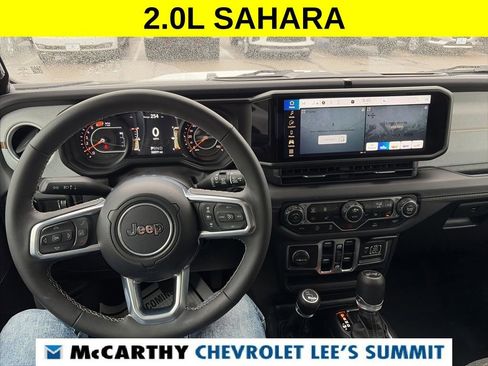Used 2025 Jeep Wrangler Unlimited Sahara AWD/4WD image 20