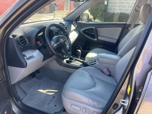 Used 2011 Toyota RAV4 Limited w/ Limited Extra Value Pkg image 17