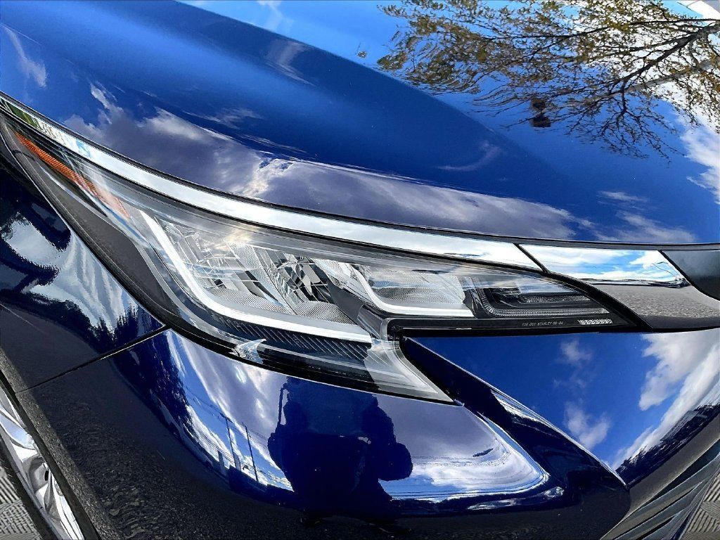 Used 2022 Toyota Sienna XLE w/ XLE Plus Package AWD/4WD image 34