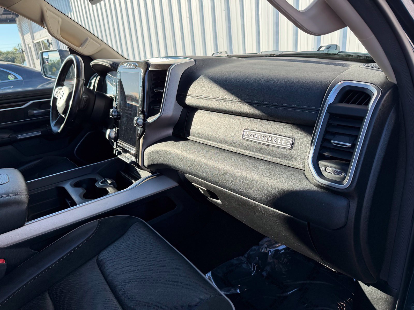 Used 2021 RAM 1500 Laramie w/ Laramie Southwest Edition RWD image 25
