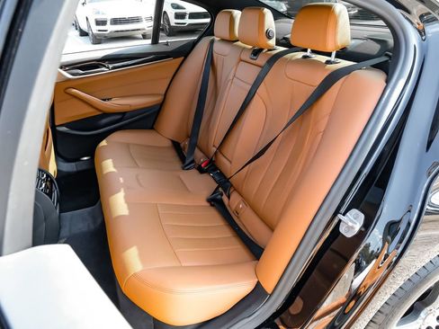 Used 2021 BMW 530i w/ Convenience Package RWD image 40