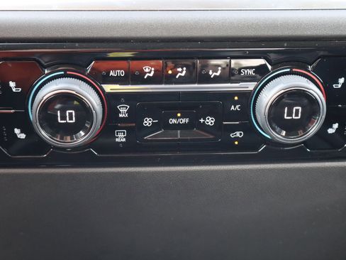 Used 2022 Chevrolet Silverado 1500 LT image 21