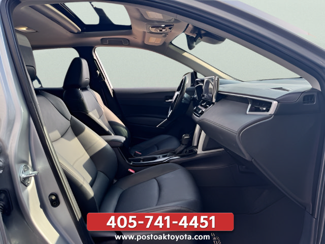 Used 2025 Toyota Corolla Cross XLE w/ Convenience Package AWD/4WD image 16