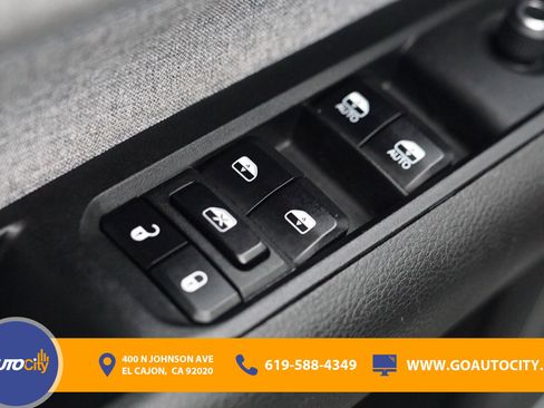 Used 2024 Jeep Compass Latitude image 17