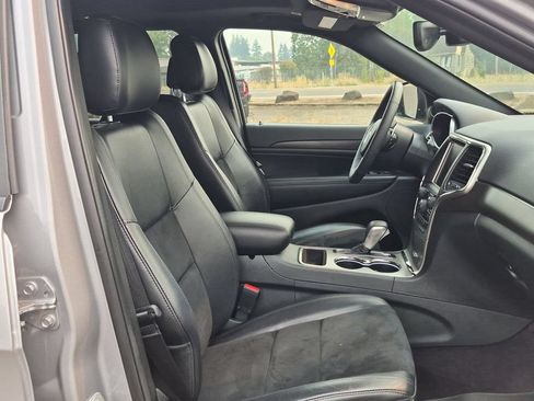 Used 2017 Jeep Grand Cherokee Altitude AWD/4WD image 30