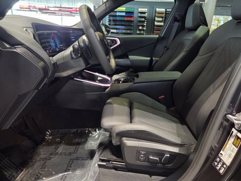 Used 2025 BMW X3 xDrive30i w/ Premium Package AWD/4WD image 9