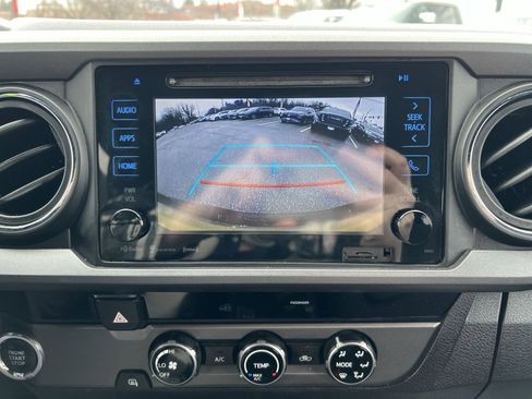 Used 2017 Toyota Tacoma TRD Off-Road w/ Tow Package image 18