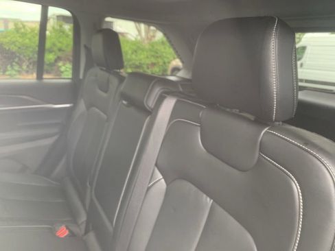 Used 2022 Jeep Grand Cherokee Limited AWD/4WD image 10