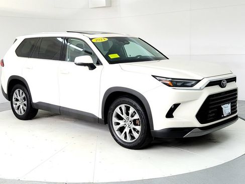 Used 2024 Toyota Grand Highlander AWD image 7