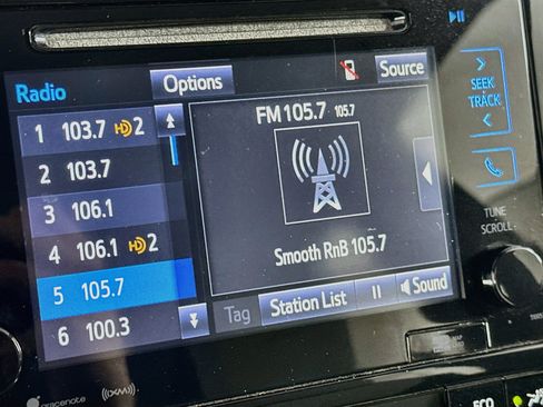 Used 2016 Toyota Prius Three Touring FWD image 21