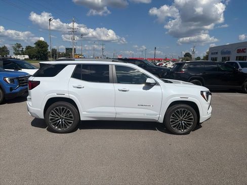 New 2027 GMC Terrain Denali w/ LPO, Floor Liner Package AWD/4WD image 7