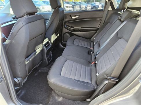 Used 2022 Ford Edge SE image 15