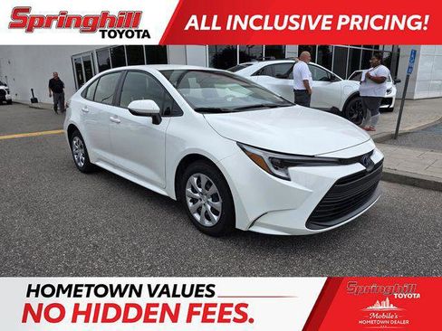 Certified 2025 Toyota Corolla LE FWD image 1