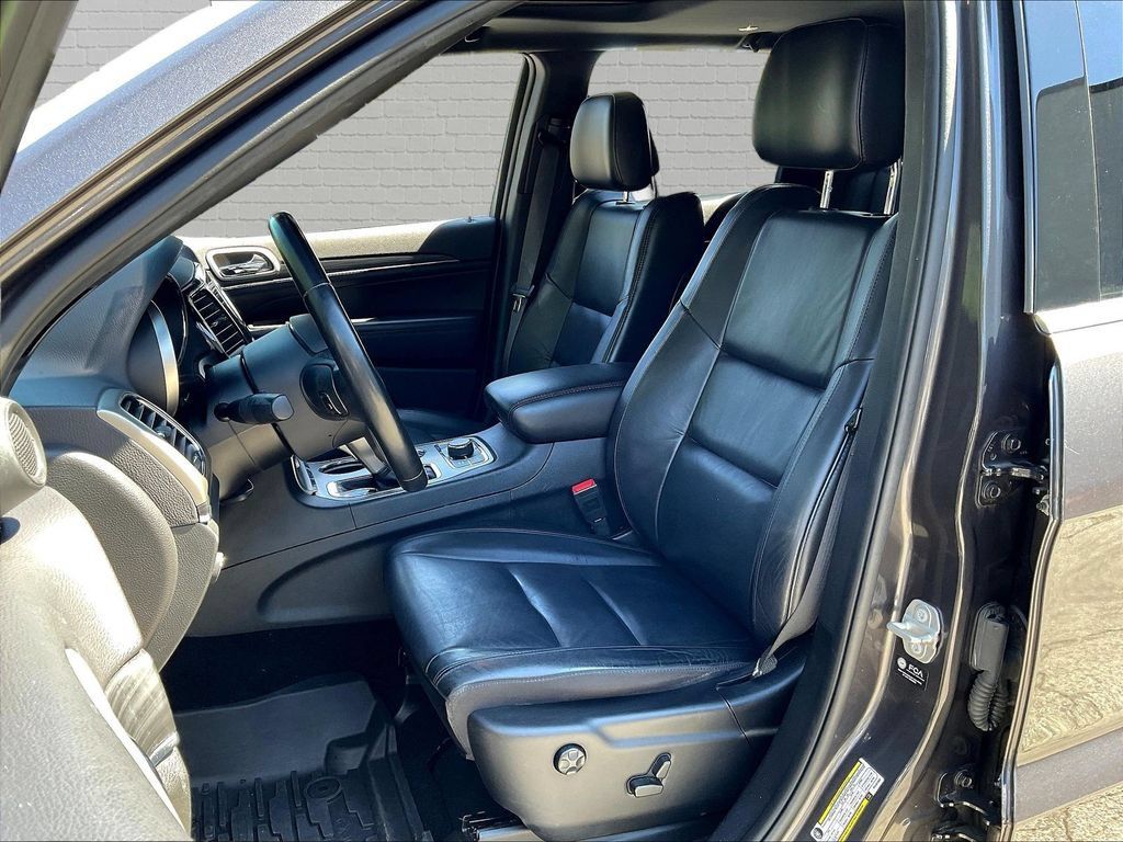 Used 2021 Jeep Grand Cherokee Limited AWD/4WD image 17