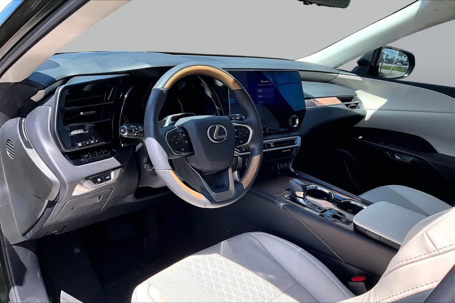 Used 2023 Lexus RX 350 Premium Plus w/ Cold Area Package FWD image 18