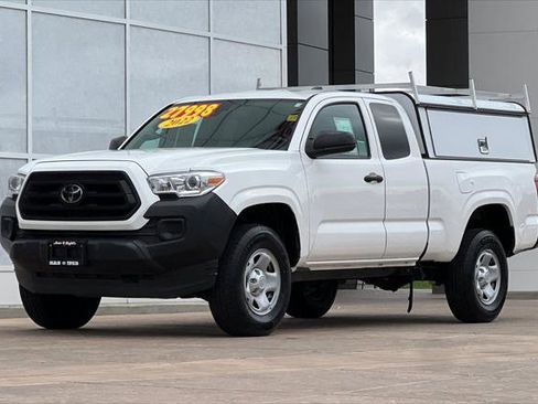 Certified 2022 Toyota Tacoma SR image 10